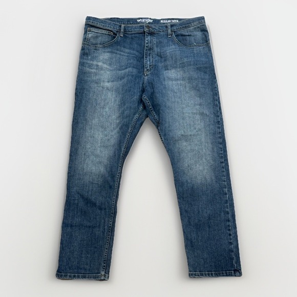 Wrangler‎ Jeans Mens 40x30 Regular Tapered Cowboy Medium Wash Blue Denim - Picture 1 of 9